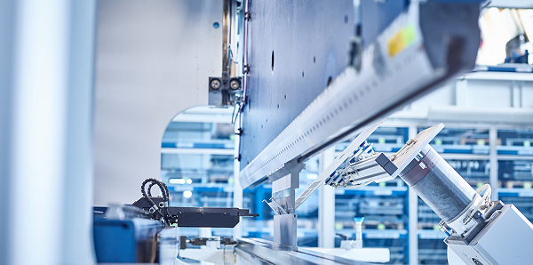 Maschine für Kanten, Biegen und Umformen